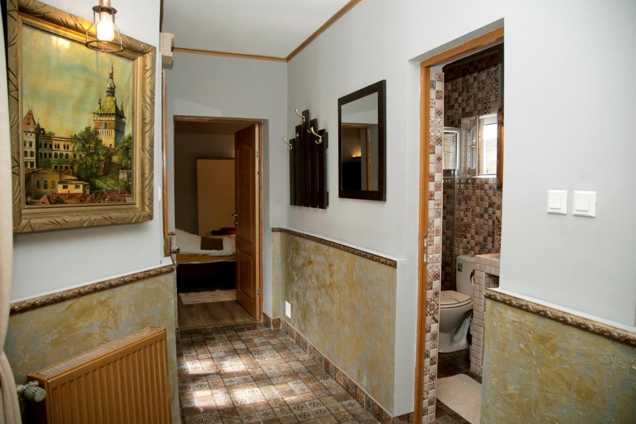 Vintage Apartment - Ultracentral, 2 Dormitoare Sighişoara Buitenkant foto